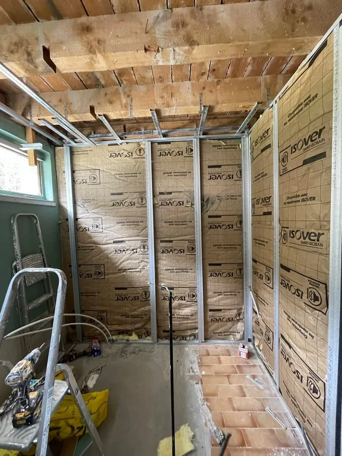 Isolation d'une salle de bain — Morteau