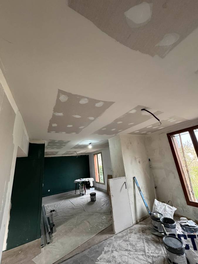 Bandes à joints au plafond à Besançon – RUSHITI Rénovation, plaquiste
