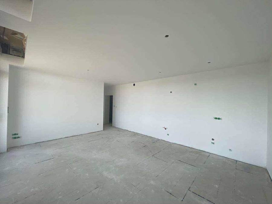 Isolation et peinture d'un appartement neuf – RUSHITI Rénovation, artisan à Besançon