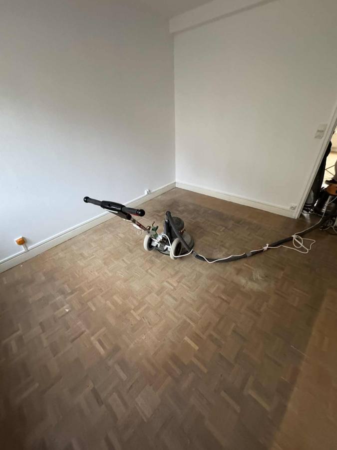 Ponçage d'un parquet à Besançon – RUSHITI Rénovation