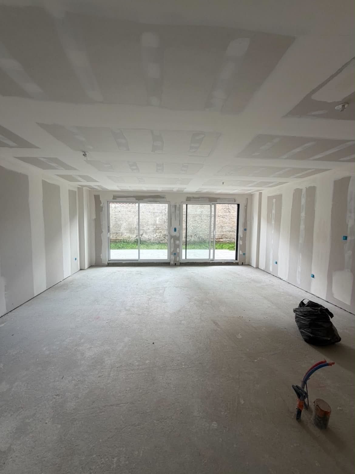 Placo BA13 et bandes à joints à Besançon – RUSHITI Rénovation, plaquiste