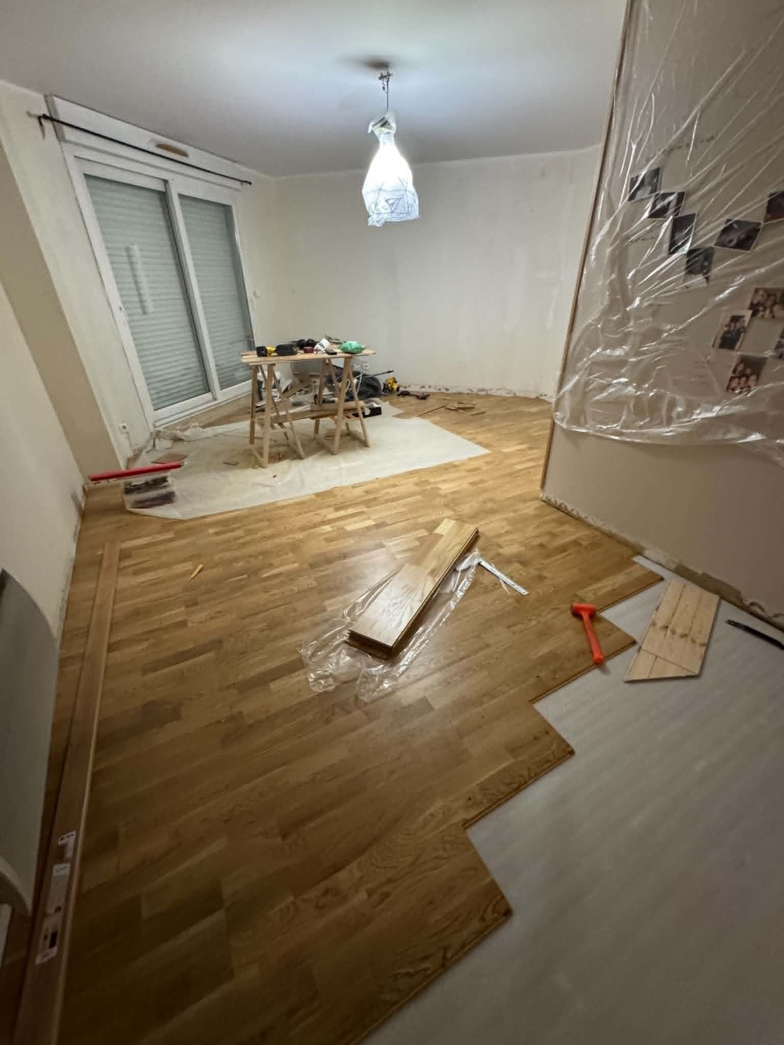 Pose de parquet en bois clair à Besançon – RUSHITI Rénovation